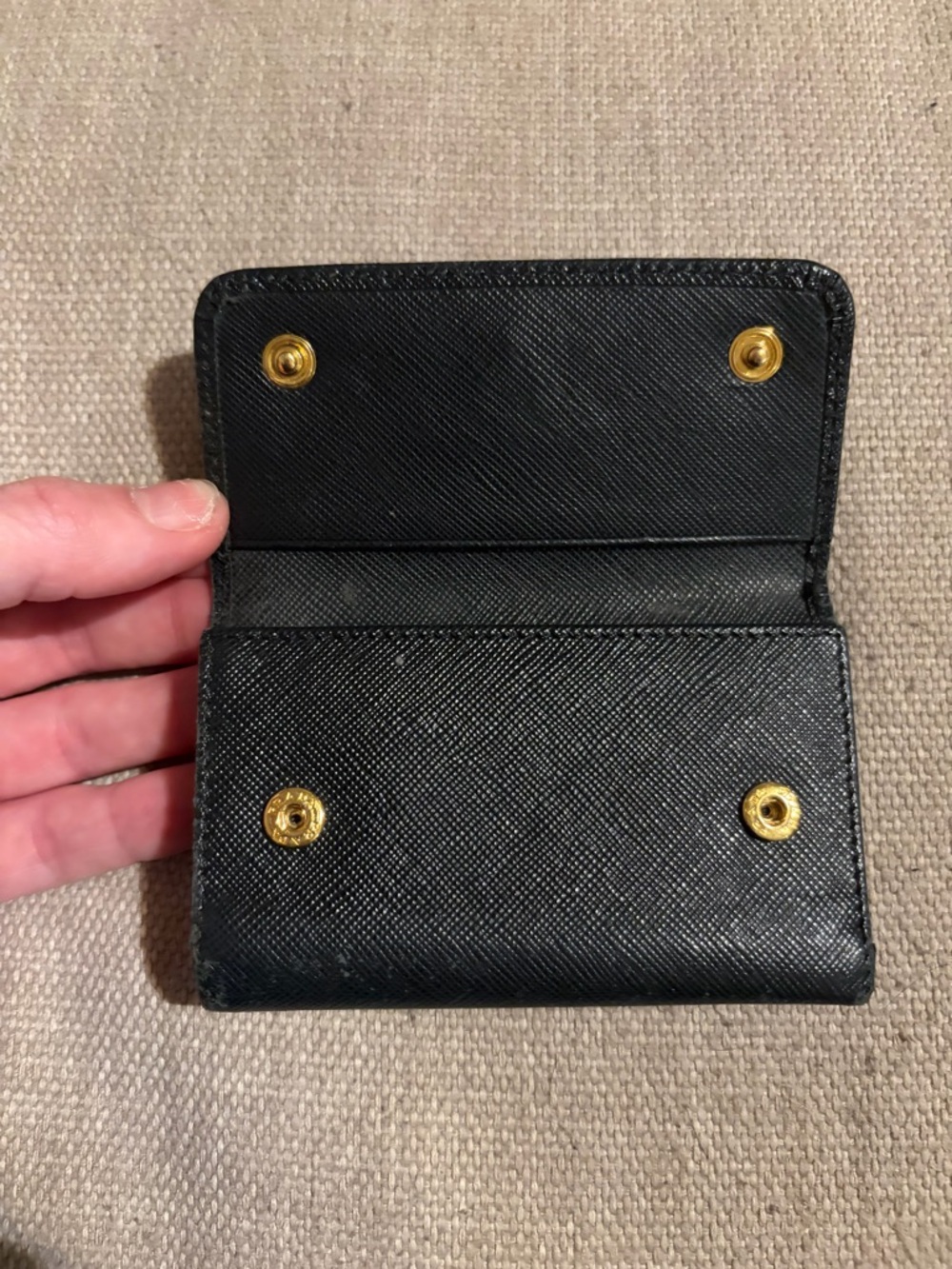 Prada Saffiano Metal 6-Hook Key Holder Nero Black Gold Hardware Italy 1M0222 - Picture 5 of 14